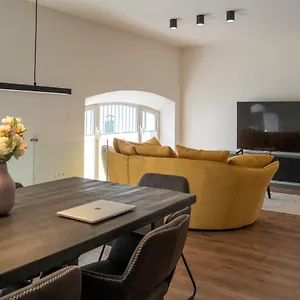 https://exclusivo-apartamento-de-diseo-en-casco-antiguo.es-andalucia.com